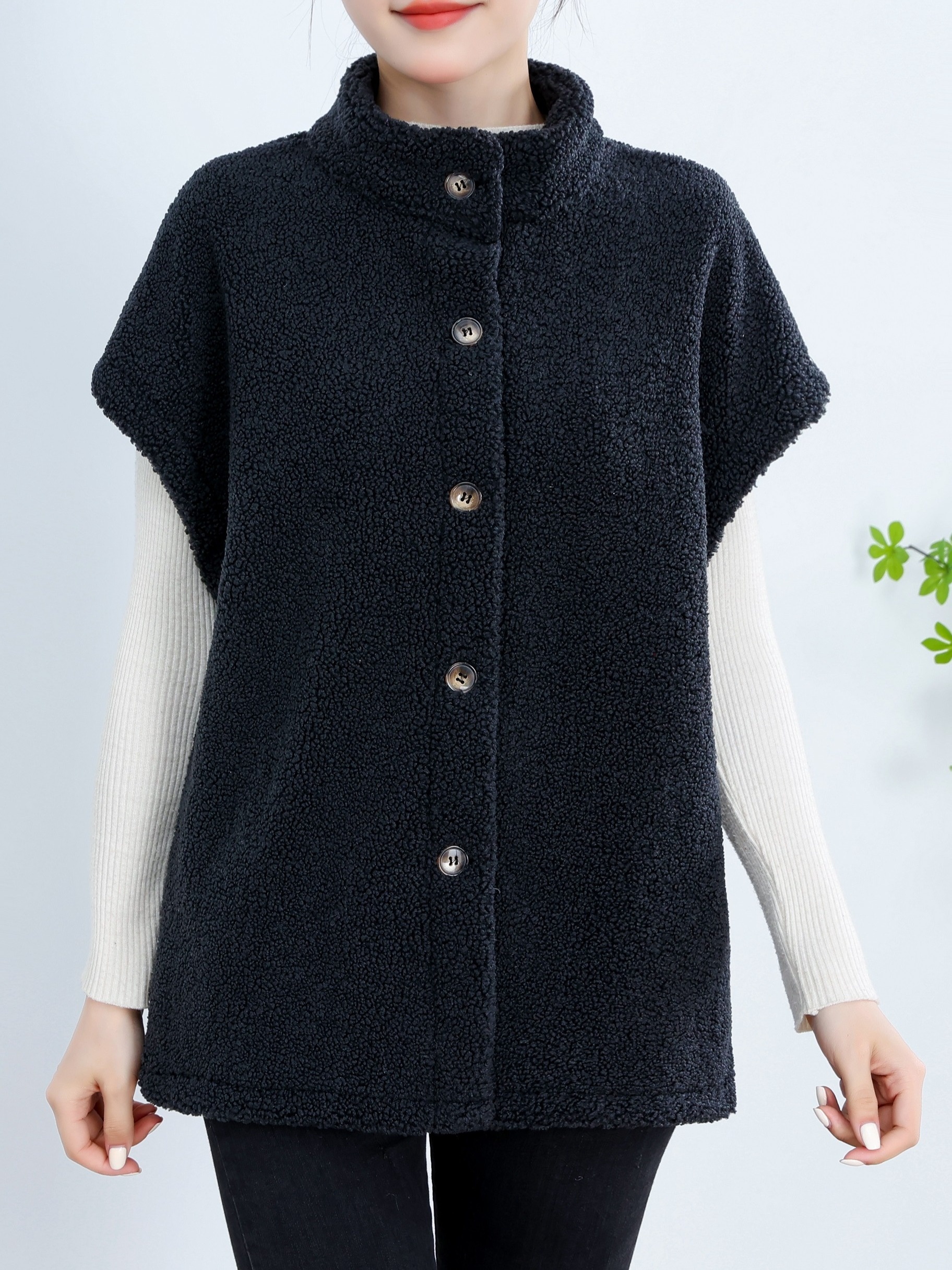 纽扣前襟泰迪背心 休闲短袖 纯色百搭女士背心服饰细节图 0